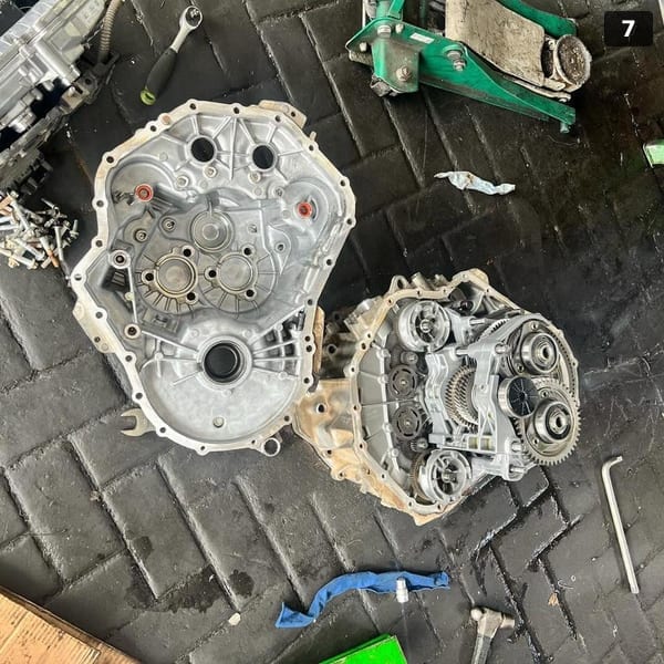 Overhaul transmisi Ford — gear set + differential